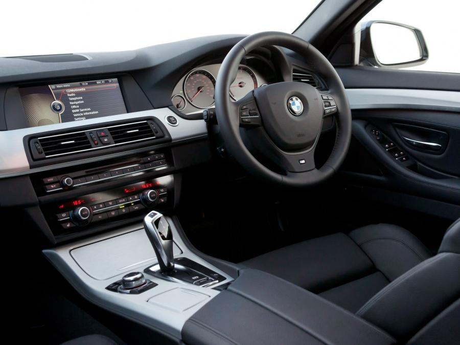  BMW 525d Touring M Sport Package 2010 года  (UK) (фото 2 из 21)